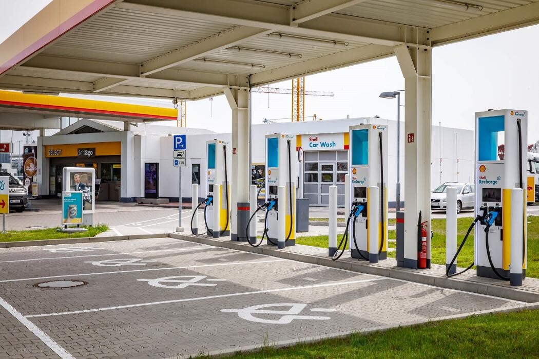 Bilder Shell Recharge Charging Station