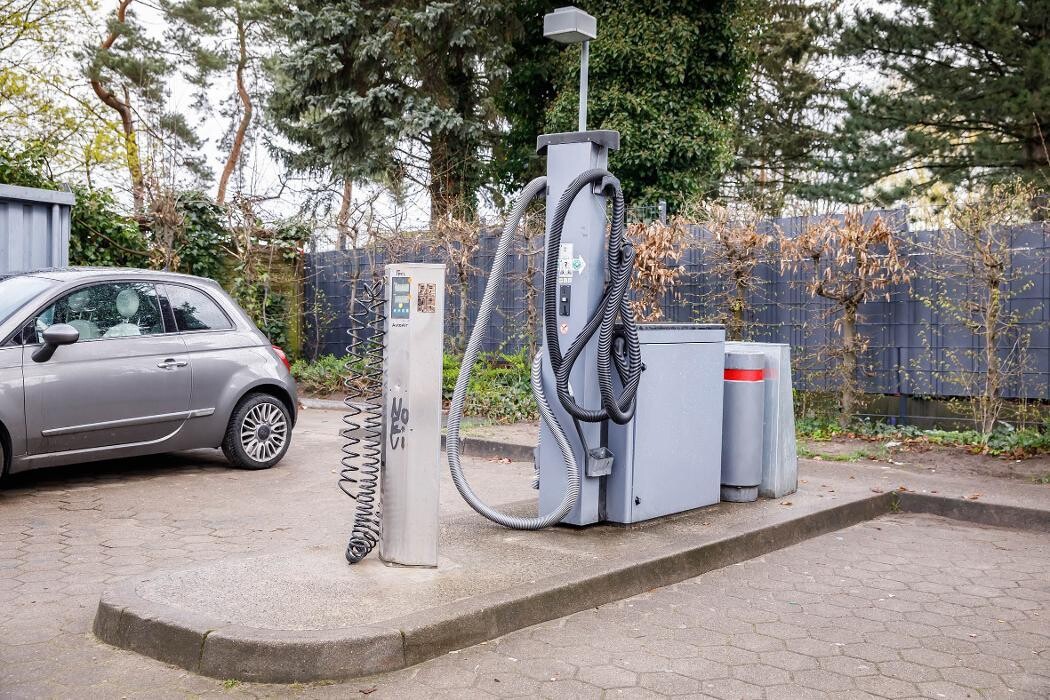 Bilder Shell Recharge Charging Station