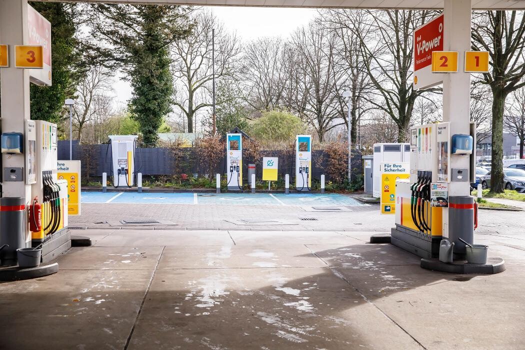 Bilder Shell Recharge Charging Station