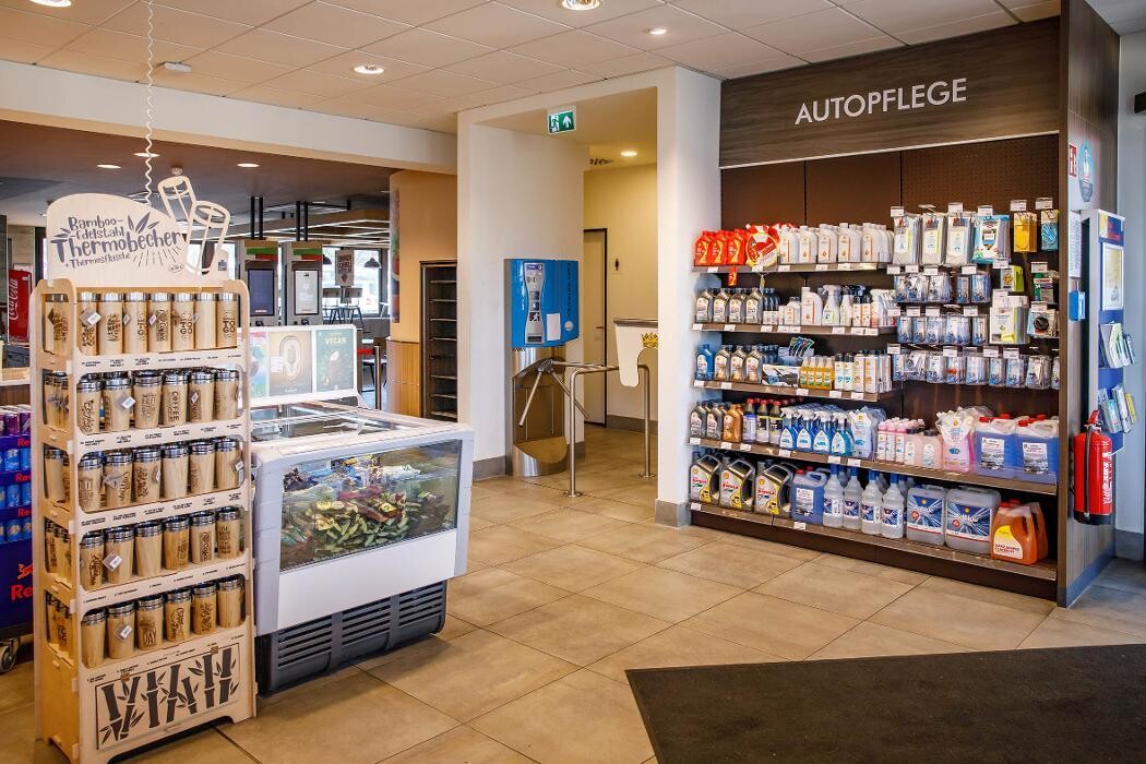 Bilder Shell Recharge Charging Station