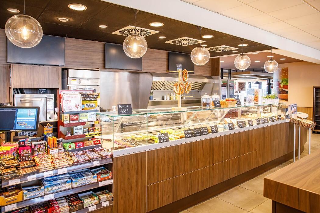 Bilder Shell Recharge Charging Station