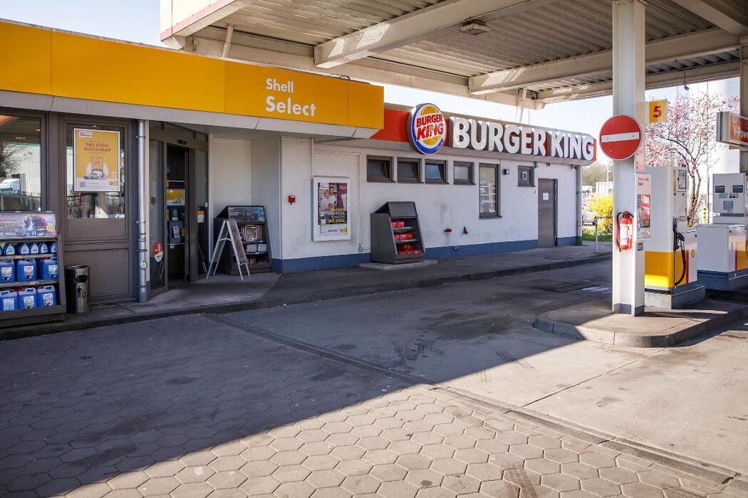 Bilder Shell Recharge Charging Station