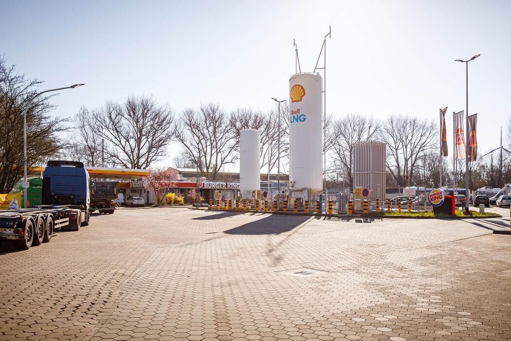 Bilder Shell Recharge Charging Station