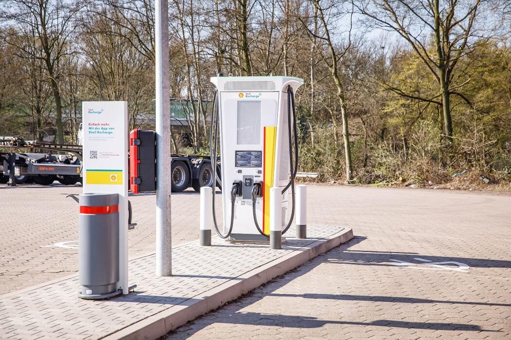 Bilder Shell Recharge Charging Station