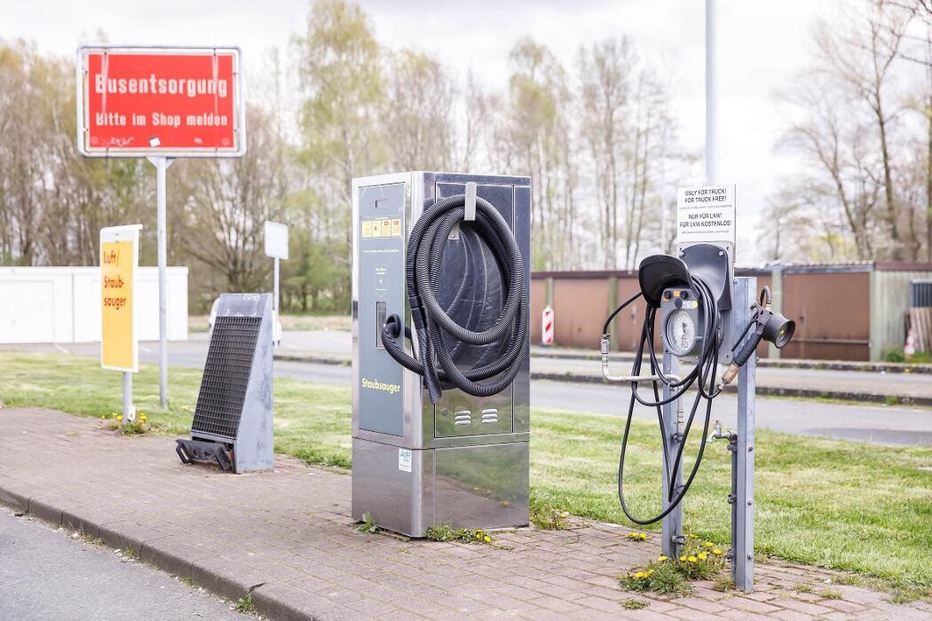 Bilder Shell Recharge Charging Station