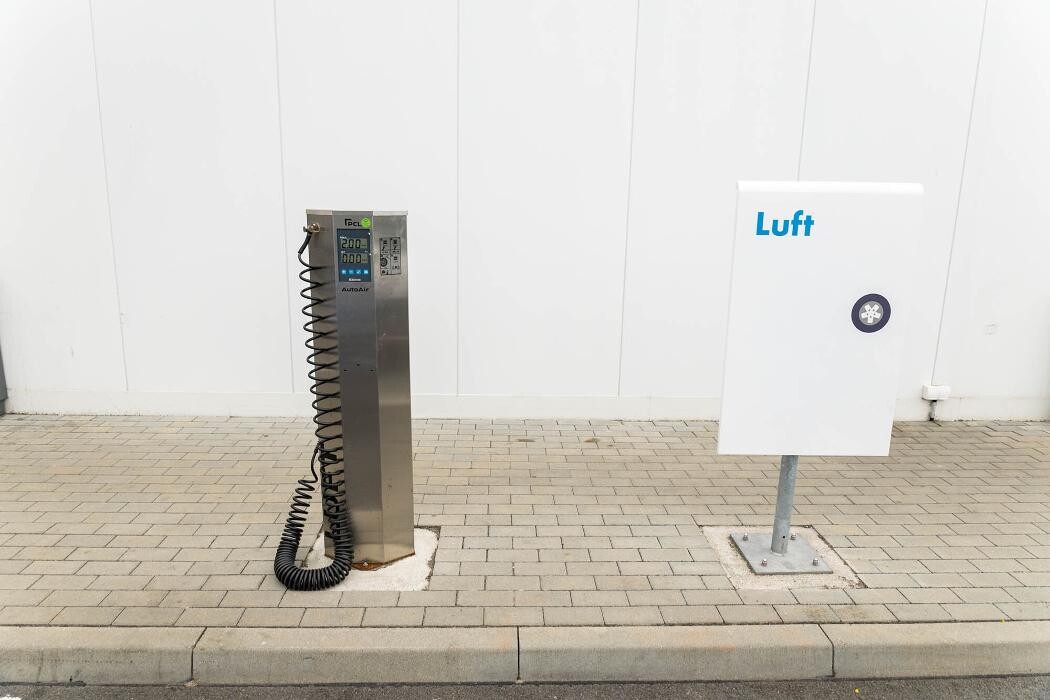 Bilder Shell Recharge Charging Station
