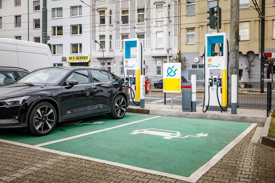 Bilder Shell Recharge Charging Station