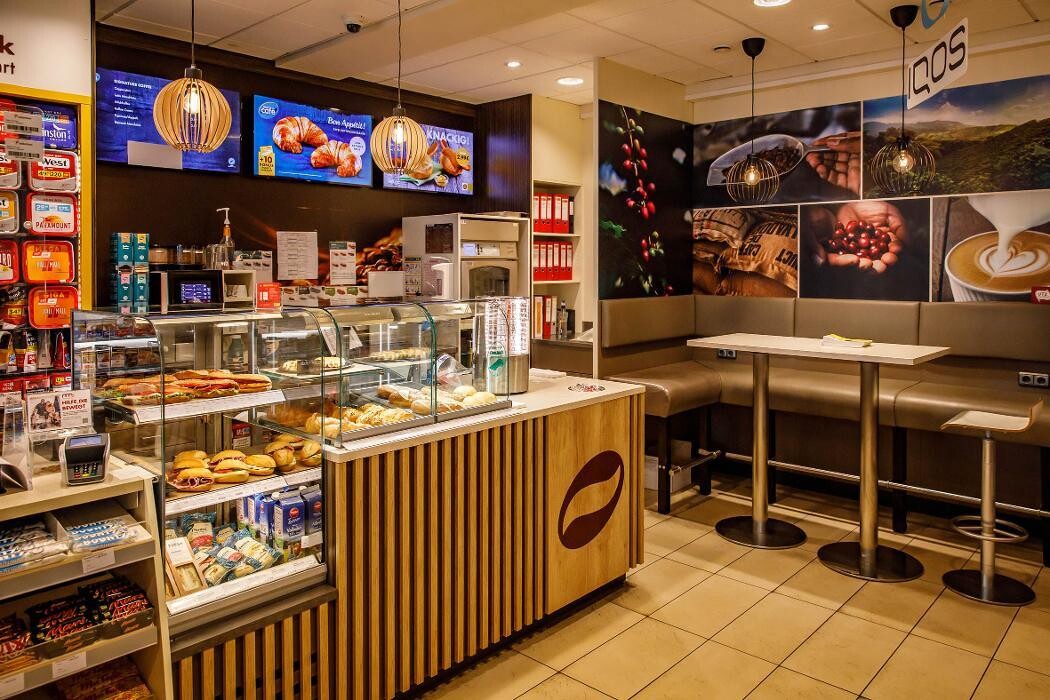 Bilder Shell Recharge Charging Station