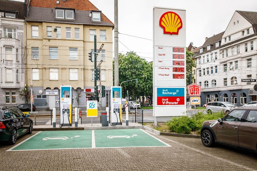 Bilder Shell Recharge Charging Station