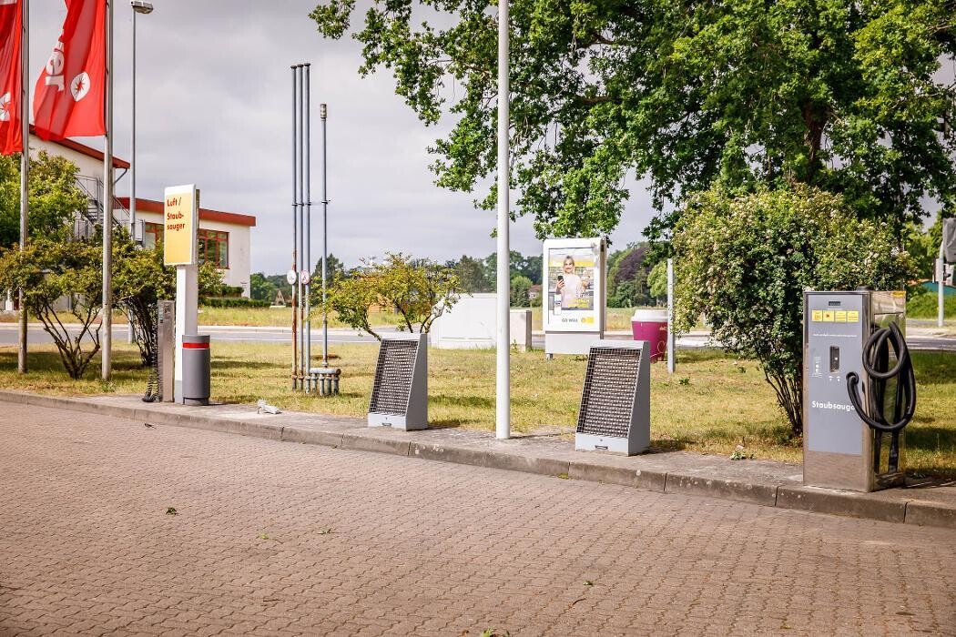 Bilder Shell Recharge Charging Station