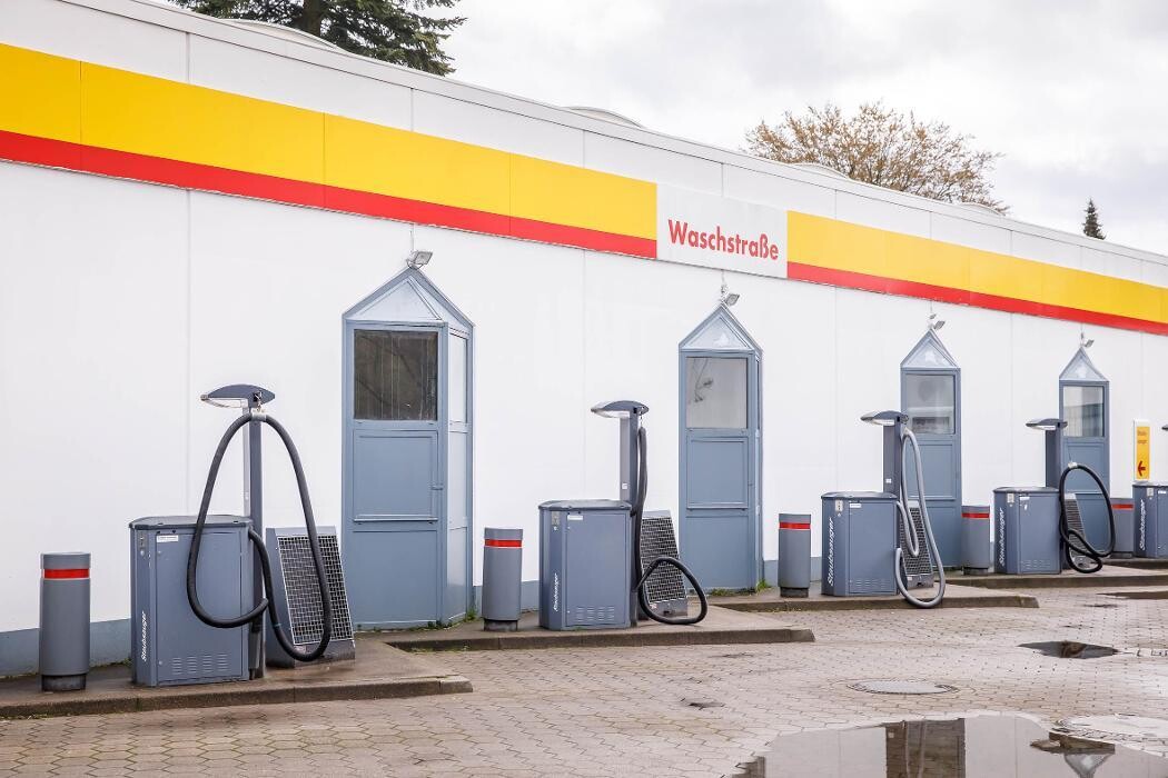 Bilder Shell Recharge Charging Station