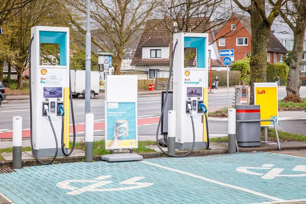 Bilder Shell Recharge Charging Station