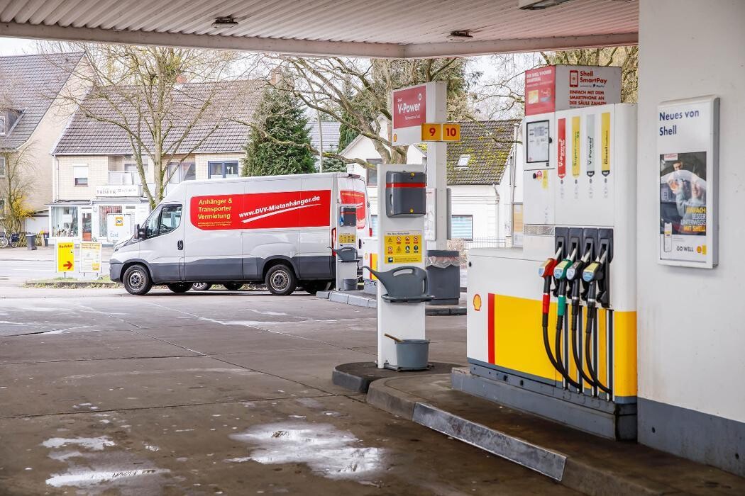 Bilder Shell Recharge Charging Station