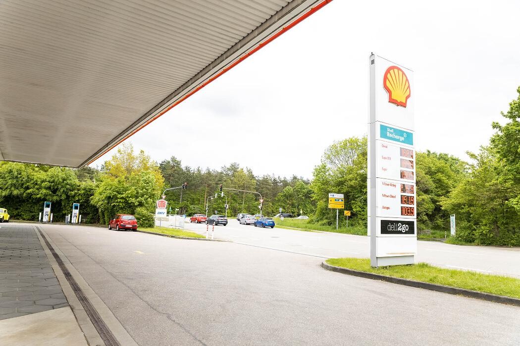 Bilder Shell Recharge Charging Station