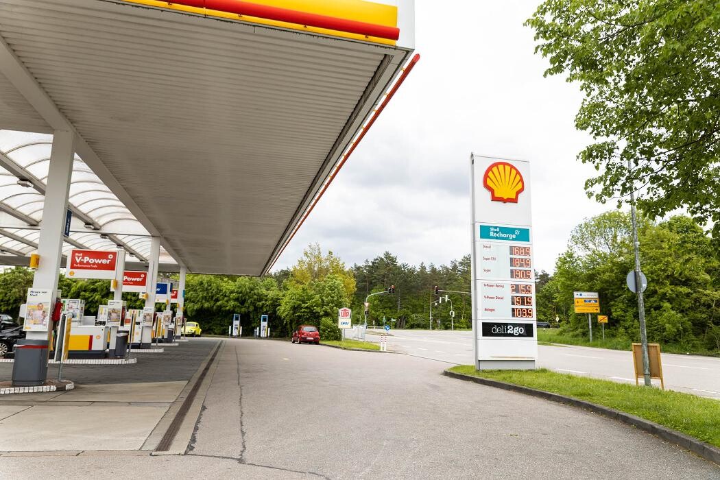 Bilder Shell Recharge Charging Station