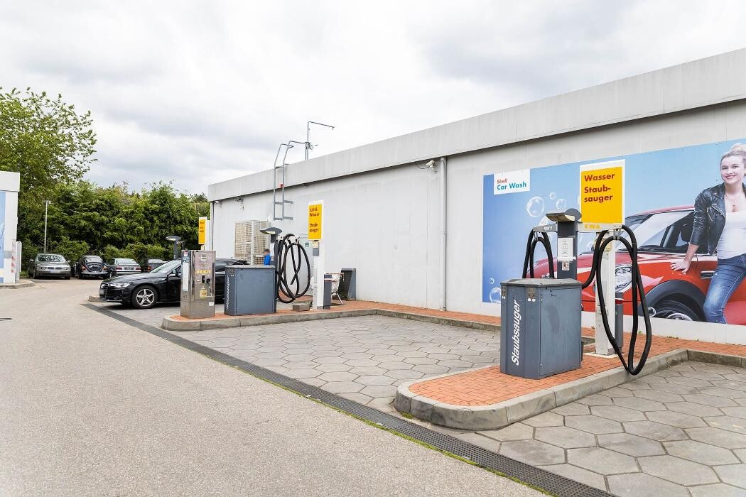 Bilder Shell Recharge Charging Station