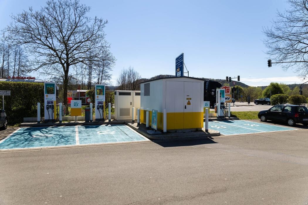 Bilder Shell Recharge Charging Station