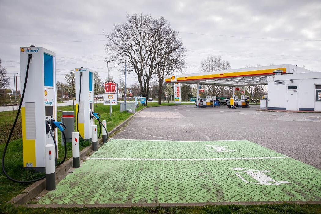 Bilder Shell Recharge Charging Station