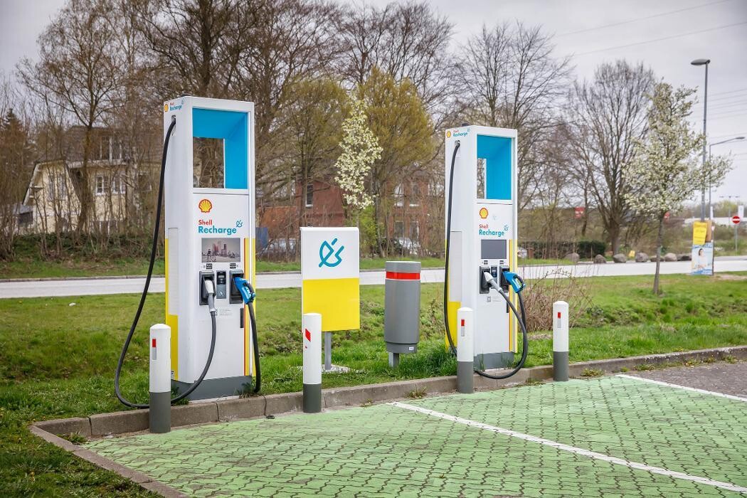 Bilder Shell Recharge Charging Station