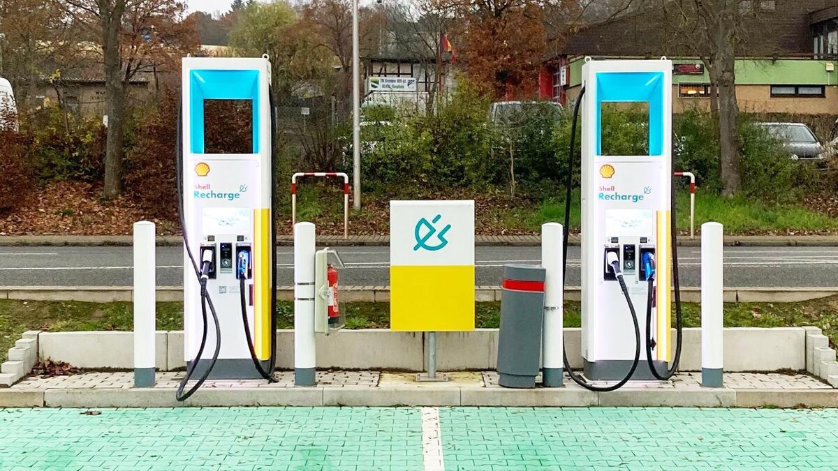 Bilder Shell Recharge Charging Station