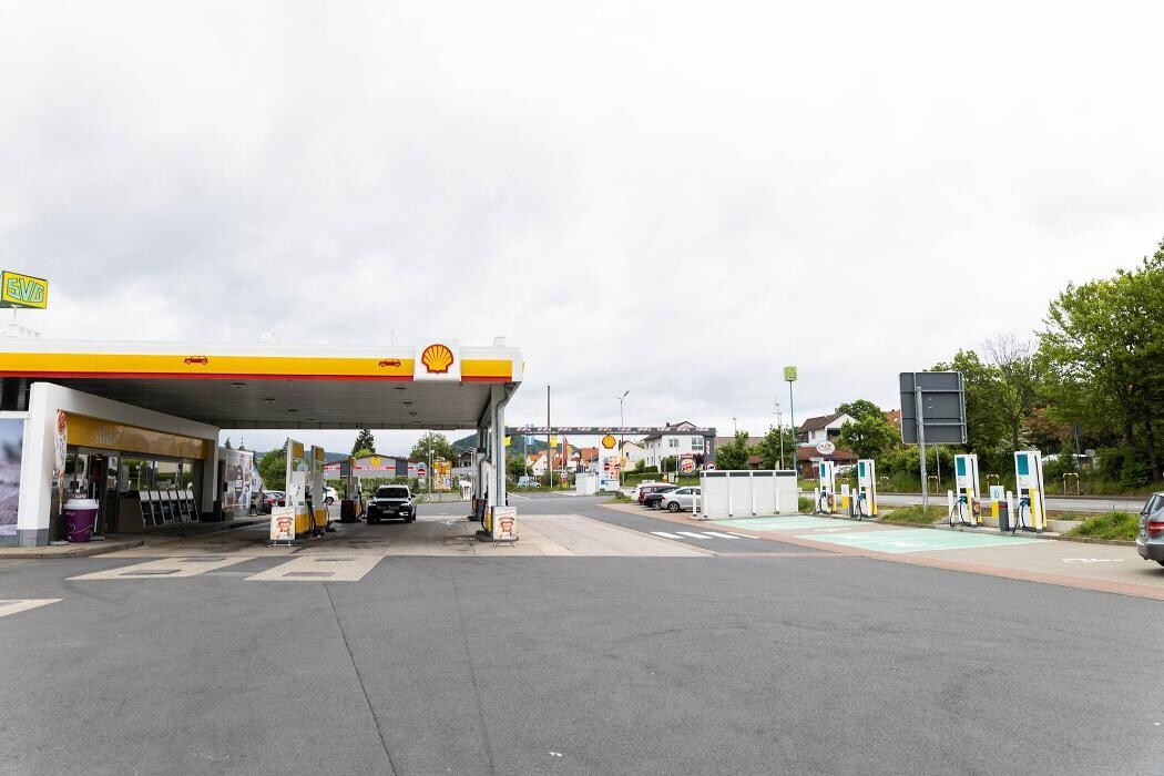 Bilder Shell Recharge Charging Station