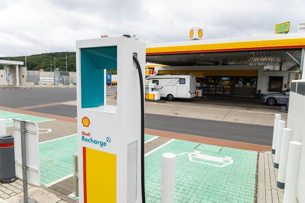 Bilder Shell Recharge Charging Station