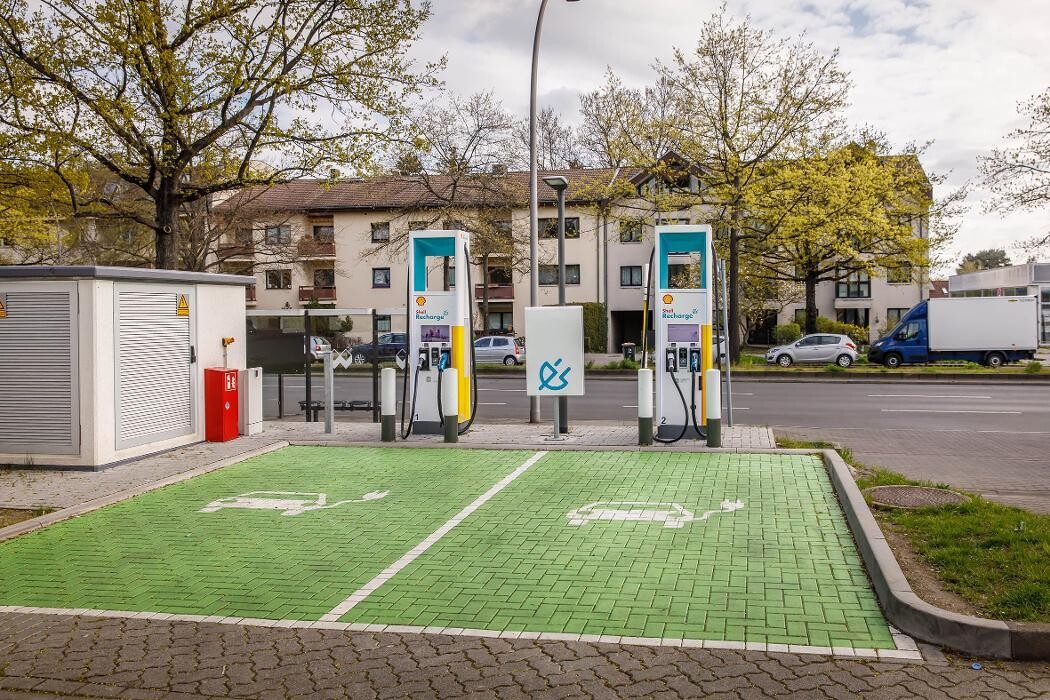 Bilder Shell Recharge Charging Station