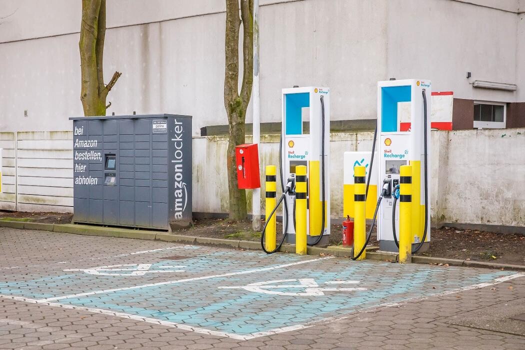 Bilder Shell Recharge Charging Station