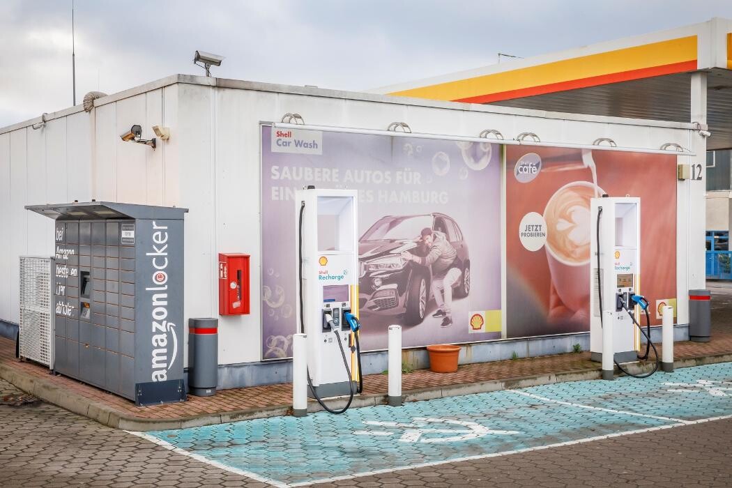 Bilder Shell Recharge Charging Station