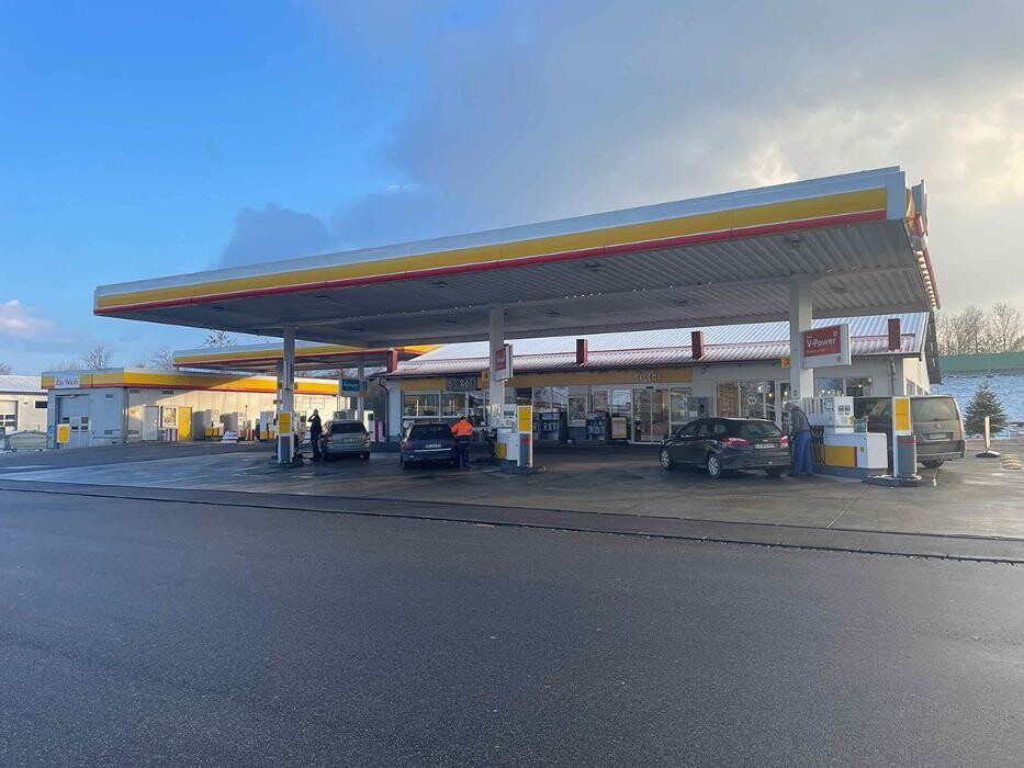 Bilder Shell Recharge Charging Station