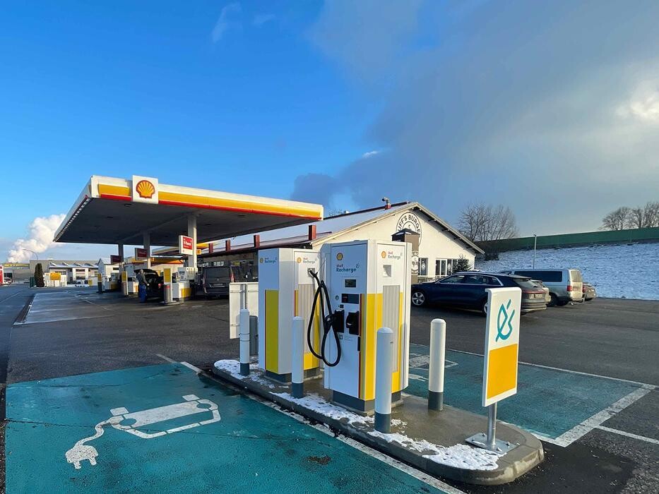 Bilder Shell Recharge Charging Station