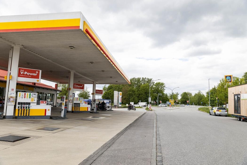 Bilder Shell Recharge Charging Station