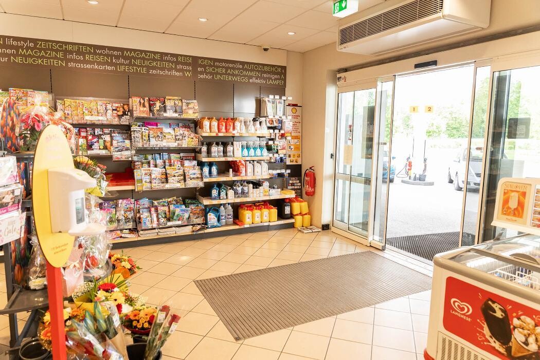 Bilder Shell Recharge Charging Station