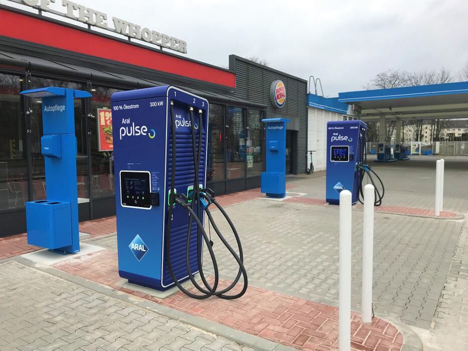 Bilder Aral pulse Ladestation