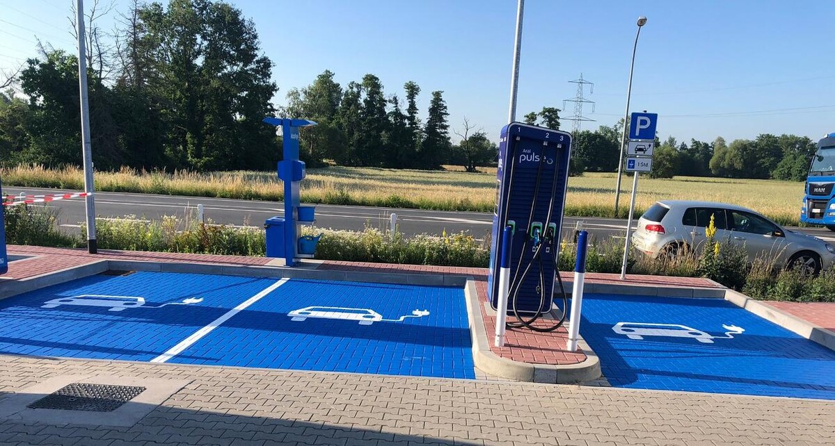 Bilder Aral pulse Ladestation