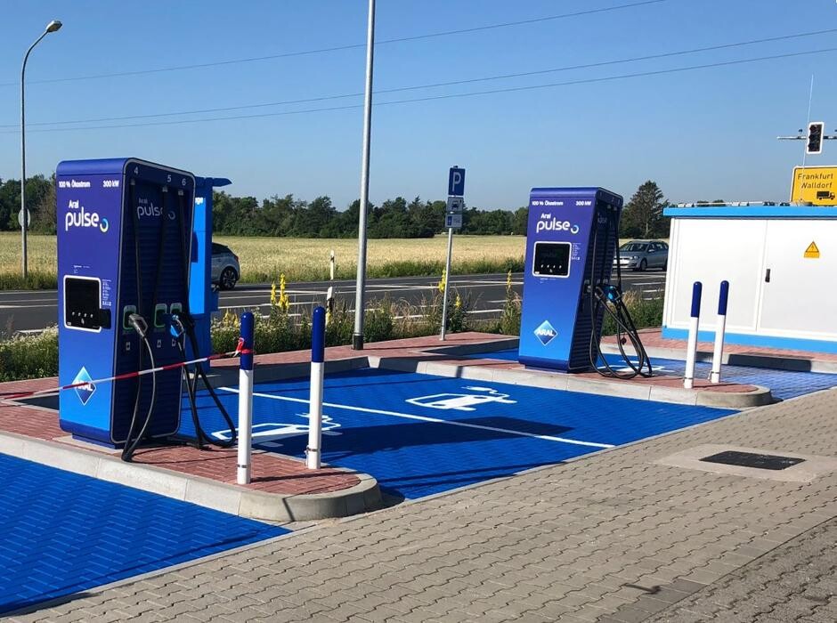Bilder Aral pulse Ladestation