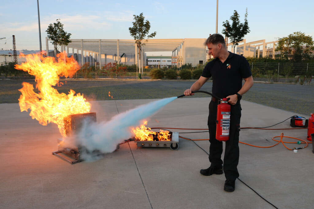 Bilder R. Hübner-Ausbildung in Brandschutz und Erste-Hilfe