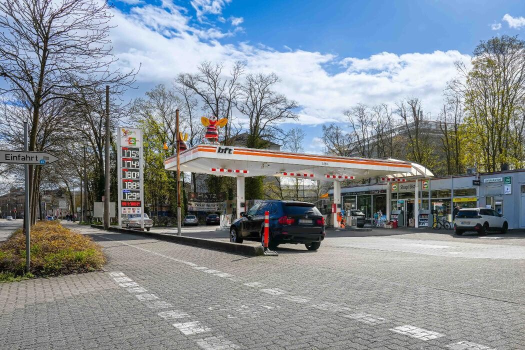 Bilder EFA/bft Tankstelle