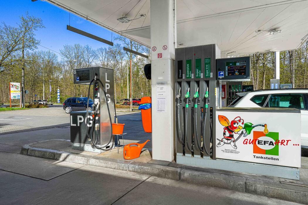 Bilder EFA/bft Tankstelle