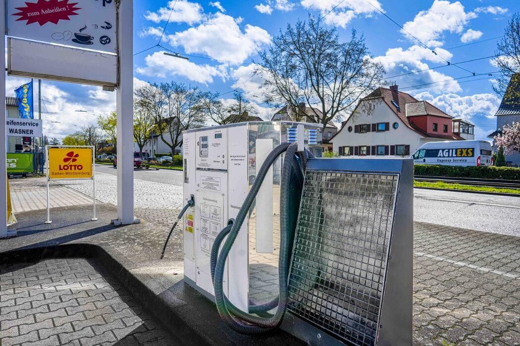 Bilder EFA/bft Tankstelle