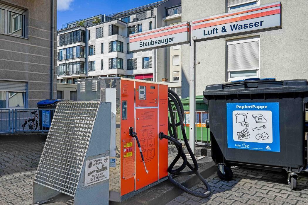 Bilder EFA/bft Tankstelle