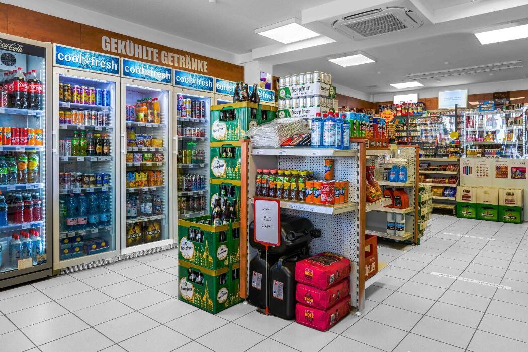 Bilder EFA/bft Tankstelle