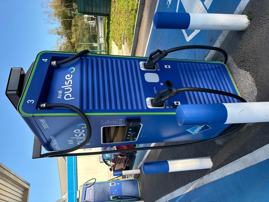 Bilder Aral pulse Ladestation