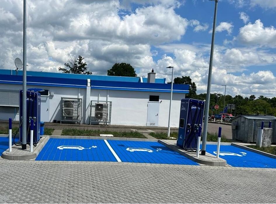 Bilder Aral pulse Ladestation