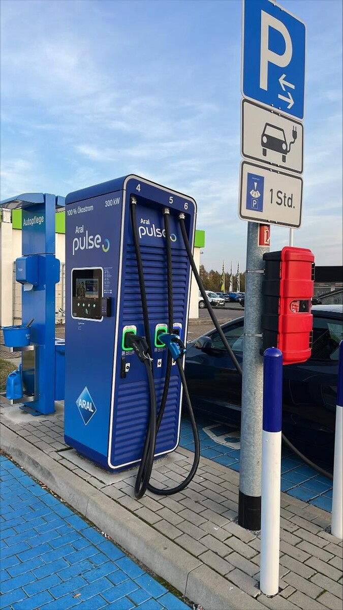 Bilder Aral pulse Ladestation
