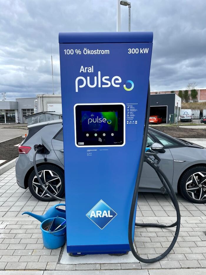 Bilder Aral pulse Ladestation