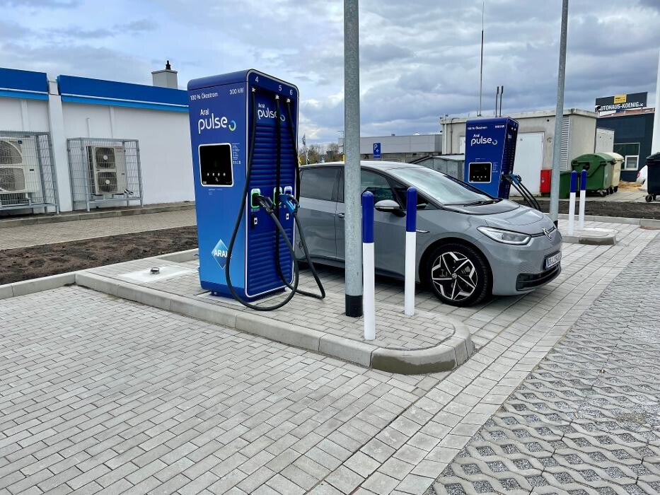 Bilder Aral pulse Ladestation