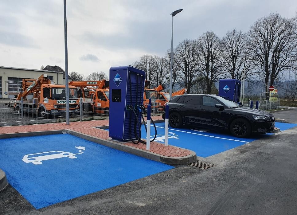 Bilder Aral pulse Ladestation