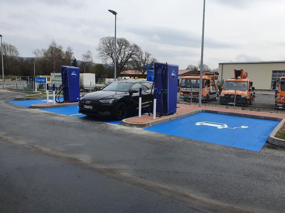 Bilder Aral pulse Ladestation