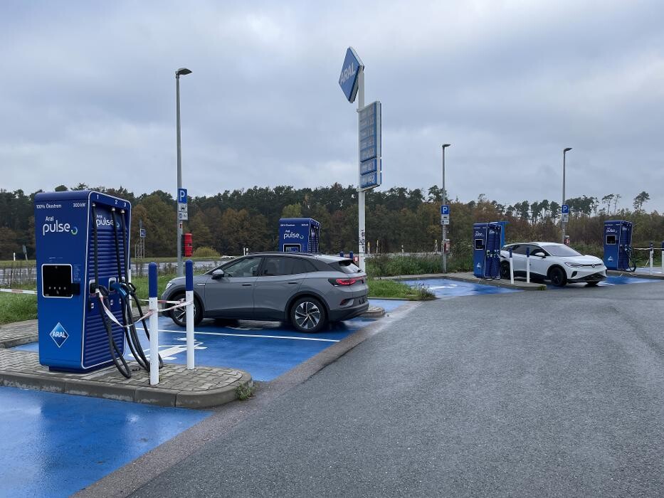 Bilder Aral pulse Ladestation